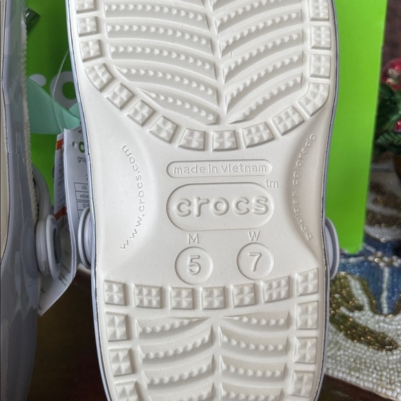 Brand New Crocs Adults' STAR WARS Grogu Classic Clogs Bone Casual Slip On Shoes - Picture 12 of 16